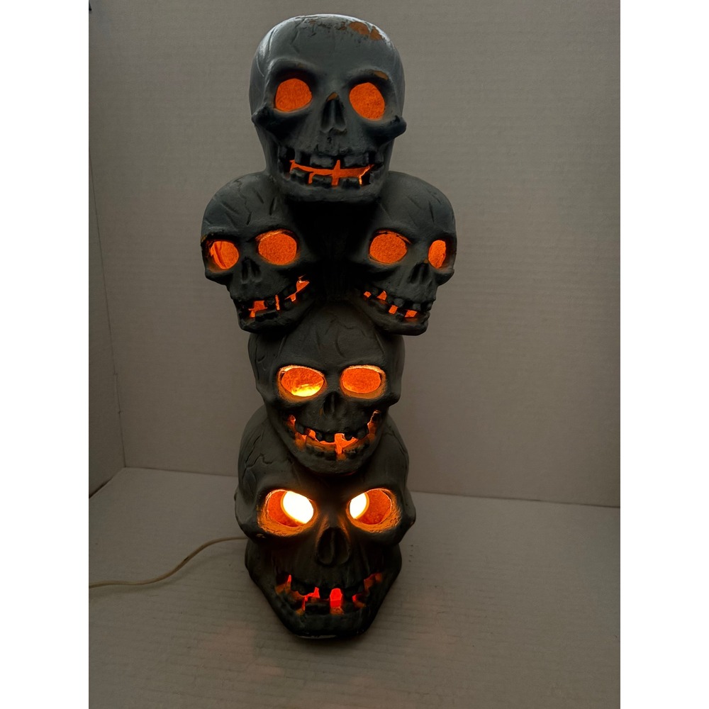 Vintage 1998 Paper Magic Group Halloween Stacked Skulls Blow Mold Light Up 17in